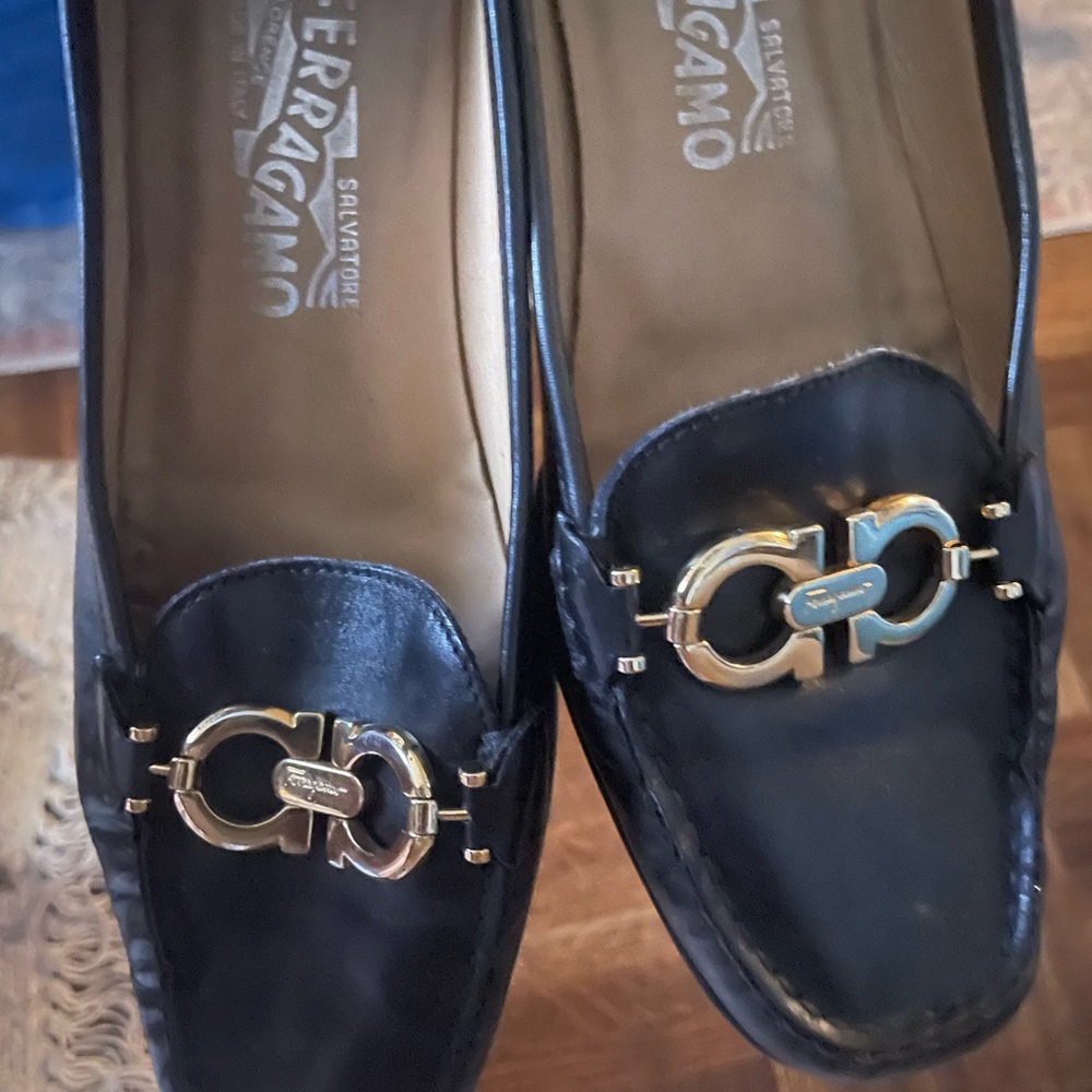 Salvatore Ferragamo - Size 9 Leather Loafers